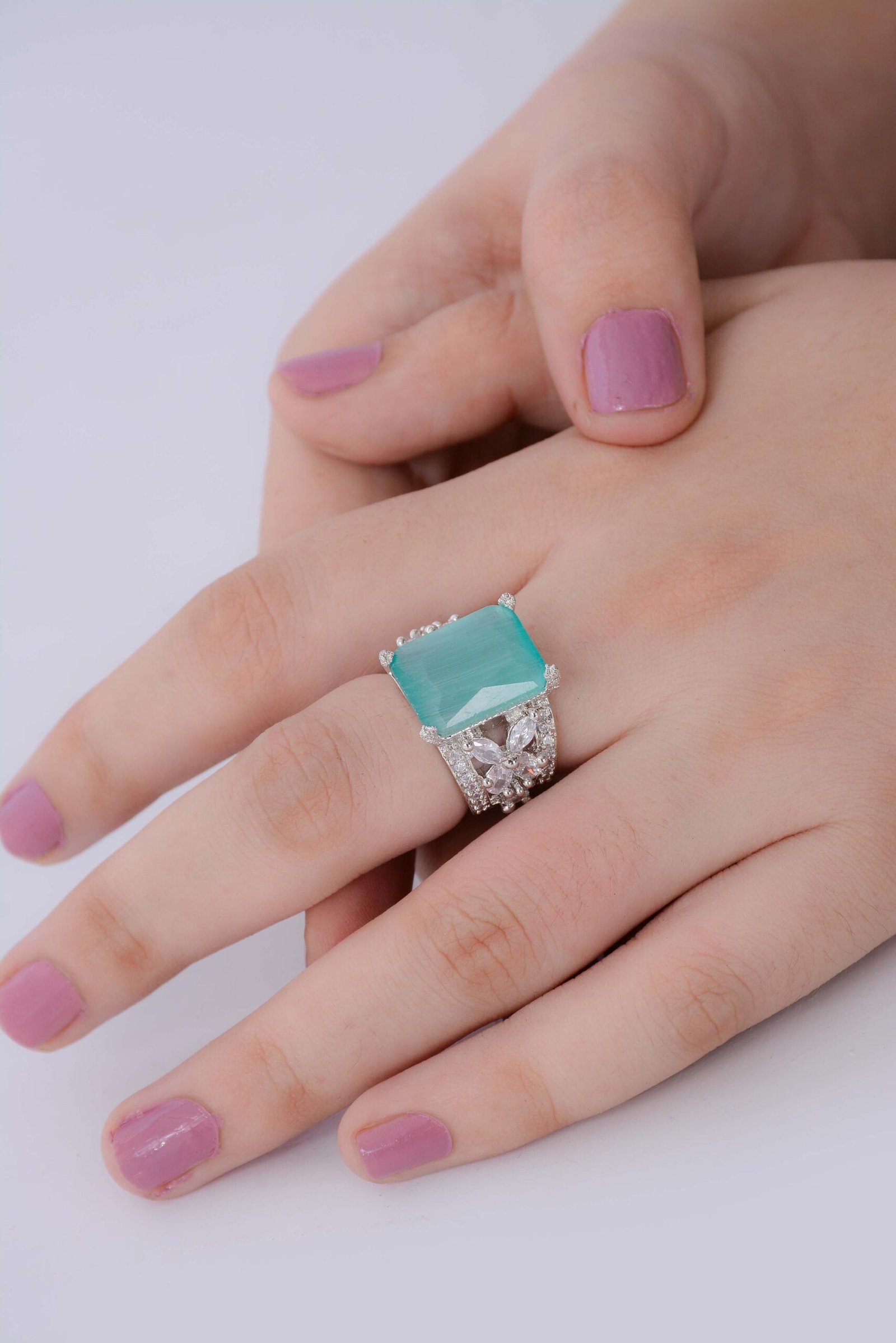 4 Different zircon Silver Rings Znr 1006 - Image 6